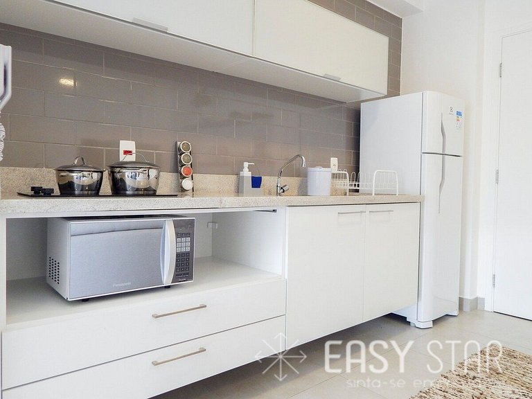 Easy Star - Studio Iluminado e com Vista, ao lado do Aeropor