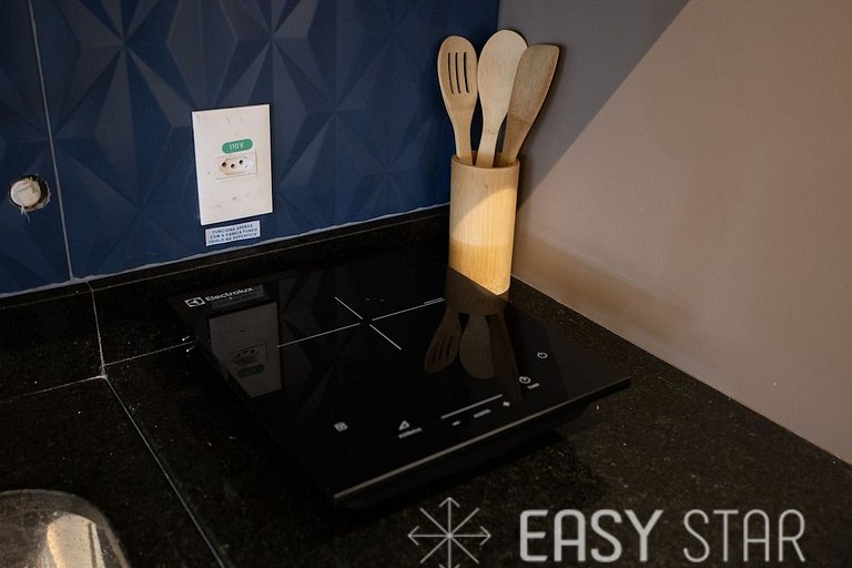 Easy Star - Lindo Studio proximo Metro Borba Gato - QI01H