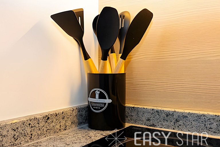 Easy Star - Belo studio na Vieira de Morais - JT03I