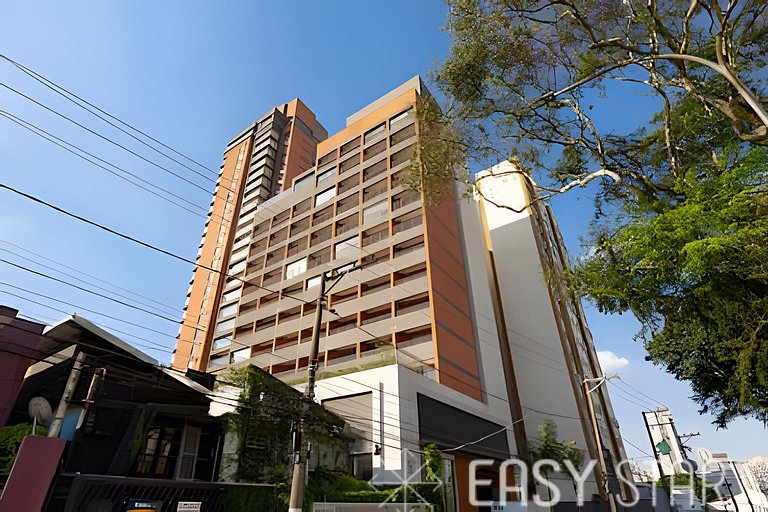 Easy Star - Lindo Studio ao lado do metrô Borba Gato - PQ01I