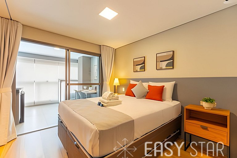 Easy Star – Beautiful studio with a queen bed in the heart o