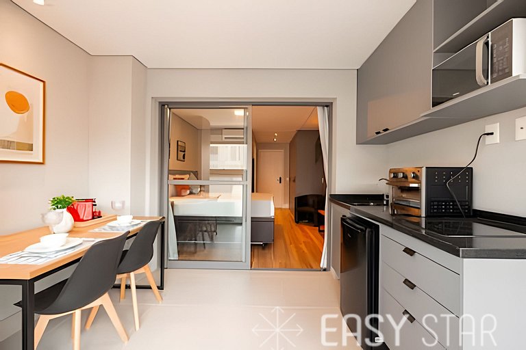 Easy Star – Beautiful studio with a queen bed in the heart o