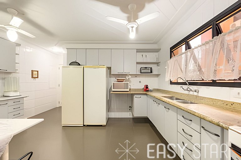 Easy Star - Charmoso apto C/ 2 vagas e 3 quartos em Enseada