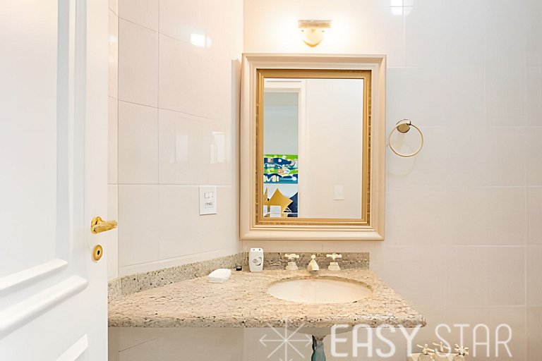 Easy Star - Charmoso apto C/ 2 vagas e 3 quartos em Enseada