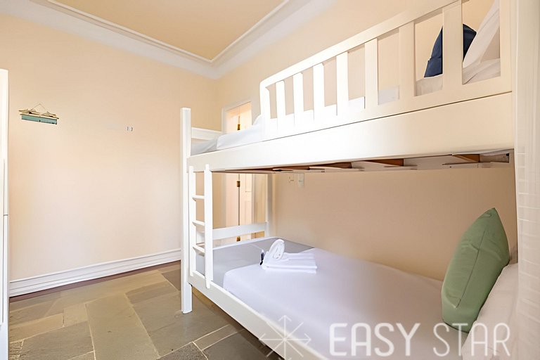 Easy Star - Charmoso apto C/ 2 vagas e 3 quartos em Enseada