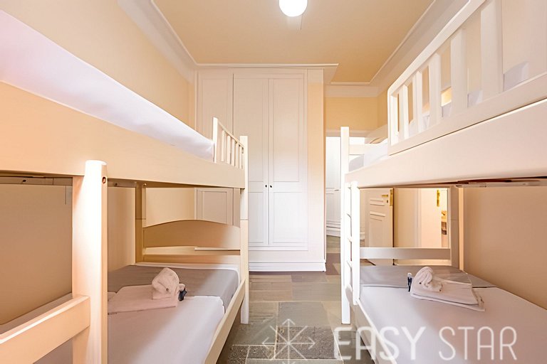 Easy Star - Charmoso apto C/ 2 vagas e 3 quartos em Enseada