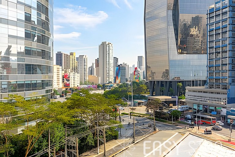 Aconchegante studio ao lado da Faria Lima