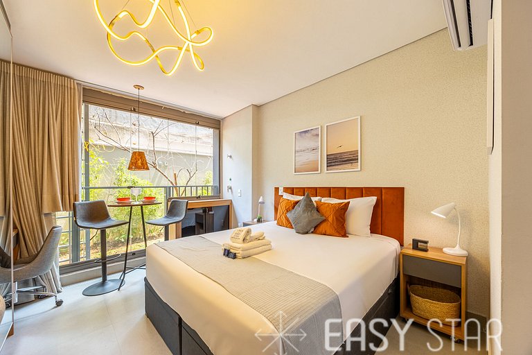 Cozy studio with a Queen bed in Brooklin