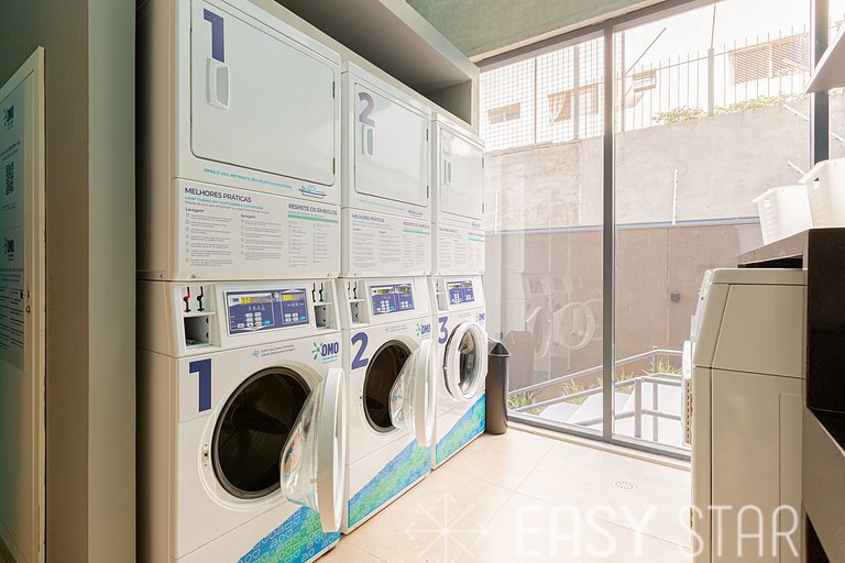 Studio minimalista e completo na Frei Caneca