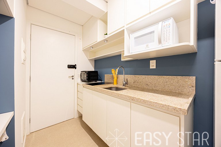 Cozy studio with a Queen bed in Brooklin