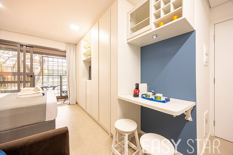 Cozy studio with a Queen bed in Brooklin