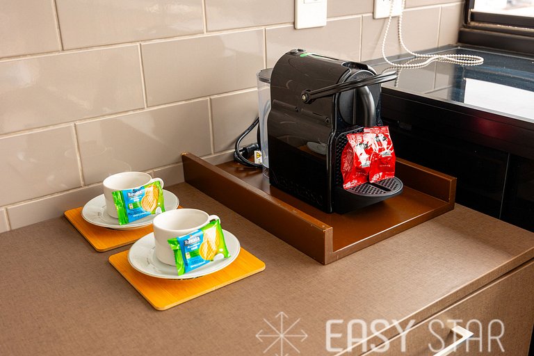 Easy Star - Studio Iluminado e com Vista, ao lado do Aeropor