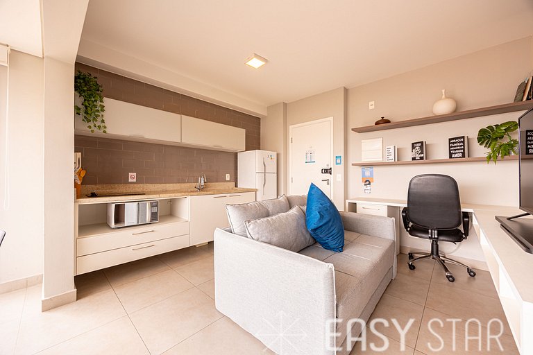 Easy Star - Studio Iluminado e com Vista, ao lado do Aeropor