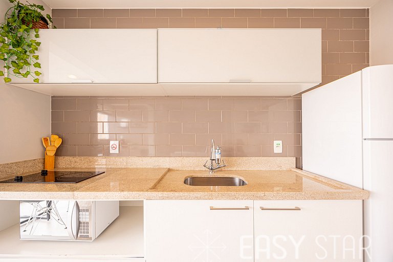 Easy Star - Studio Iluminado e com Vista, ao lado do Aeropor