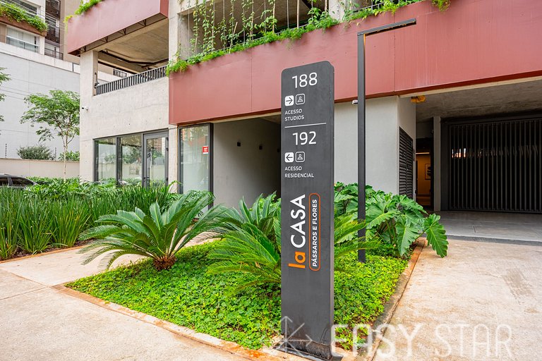 Easy Star - Lindo studio ao lado da Roque Petroni - UB01I
