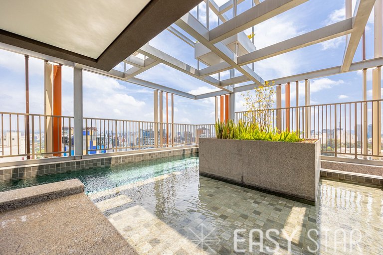 Easy Star - Belo studio com cama King ao lado da Oscar Freir