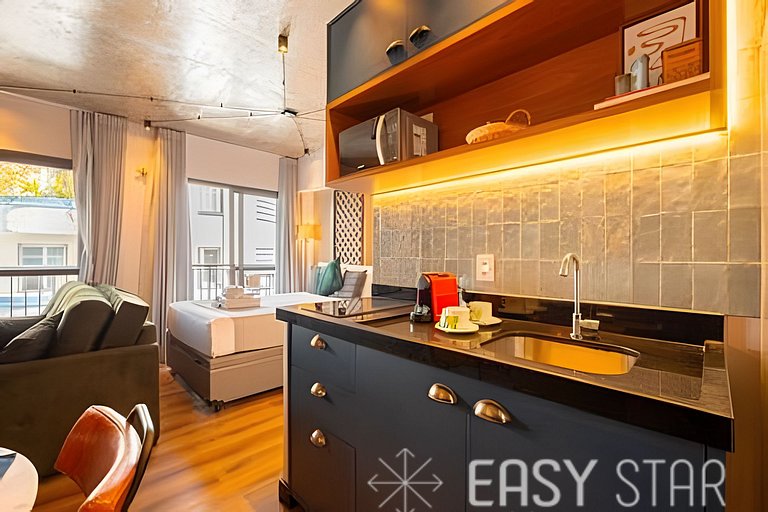 BK30 | Lindo Studio com Varanda • Metrô República