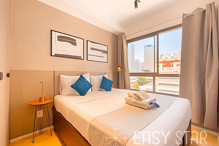 Belo studio C/quarto separado ao lado do Itaim