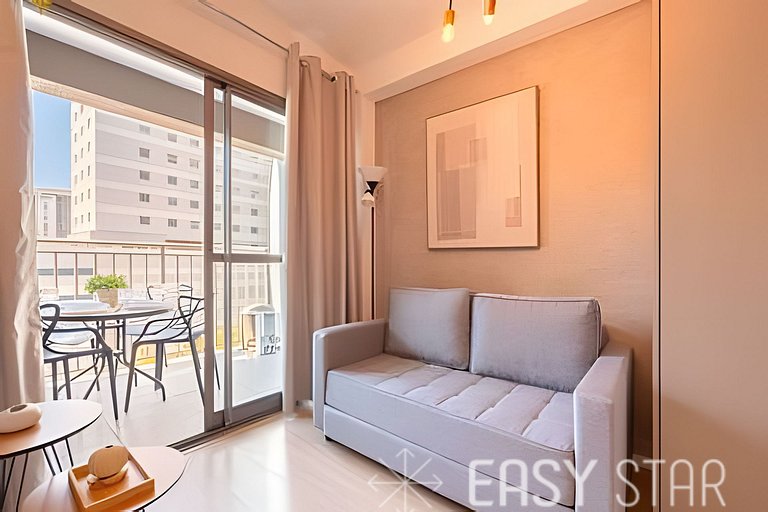 Belo studio C/quarto separado ao lado do Itaim