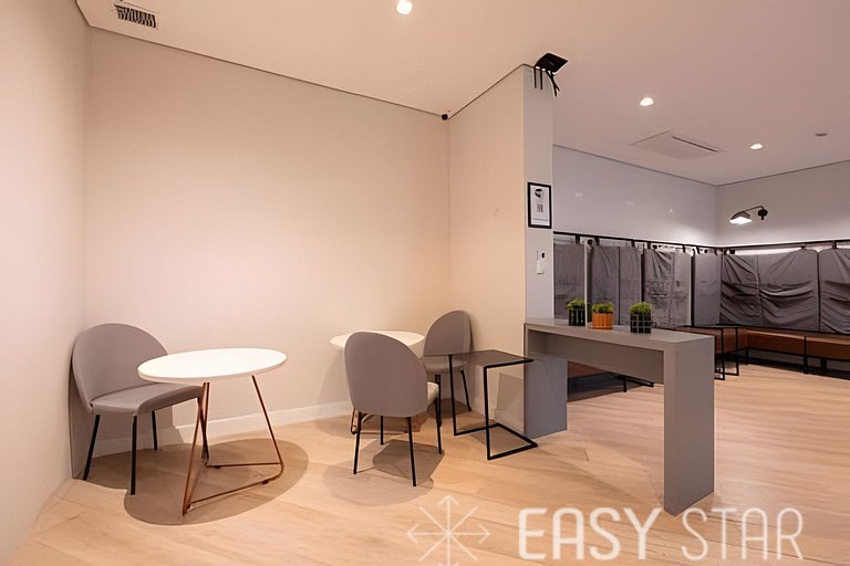 Belo studio C/quarto separado ao lado do Itaim