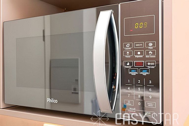 Belo studio C/quarto separado ao lado do Itaim